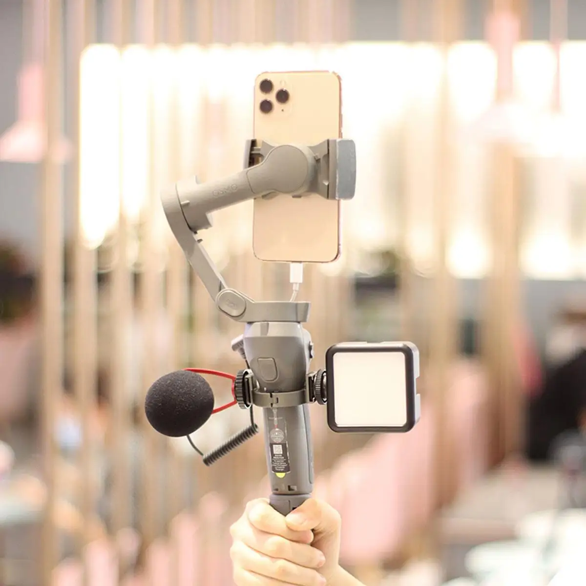 изображение крепления для микрофона на OSMO Mobile 3