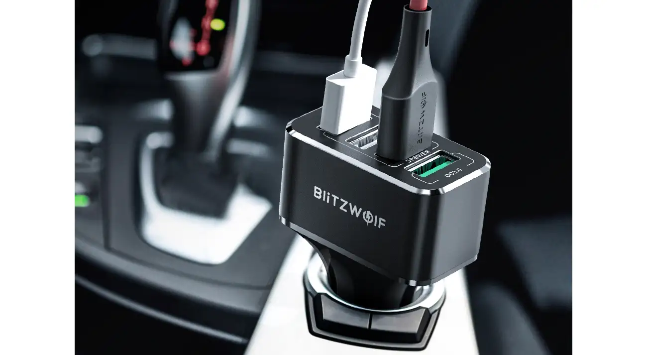 фото адаптера зарядки в прикуриватель Blitzwolf BW-SD3