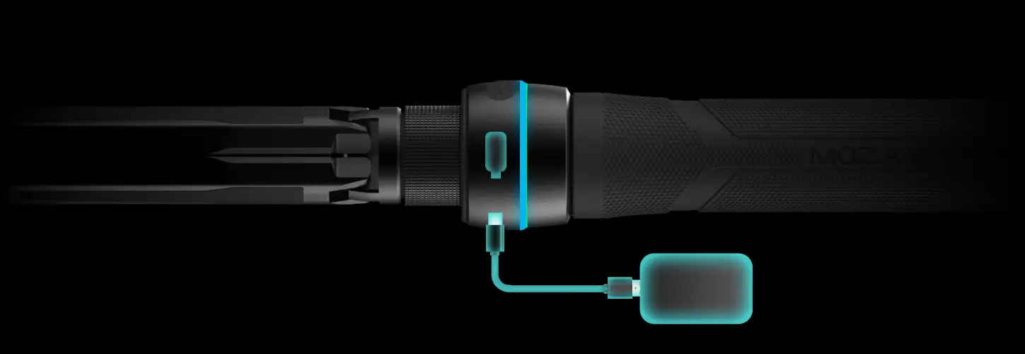 фото возможности заряжать и работать одновременно Moza Slydop E